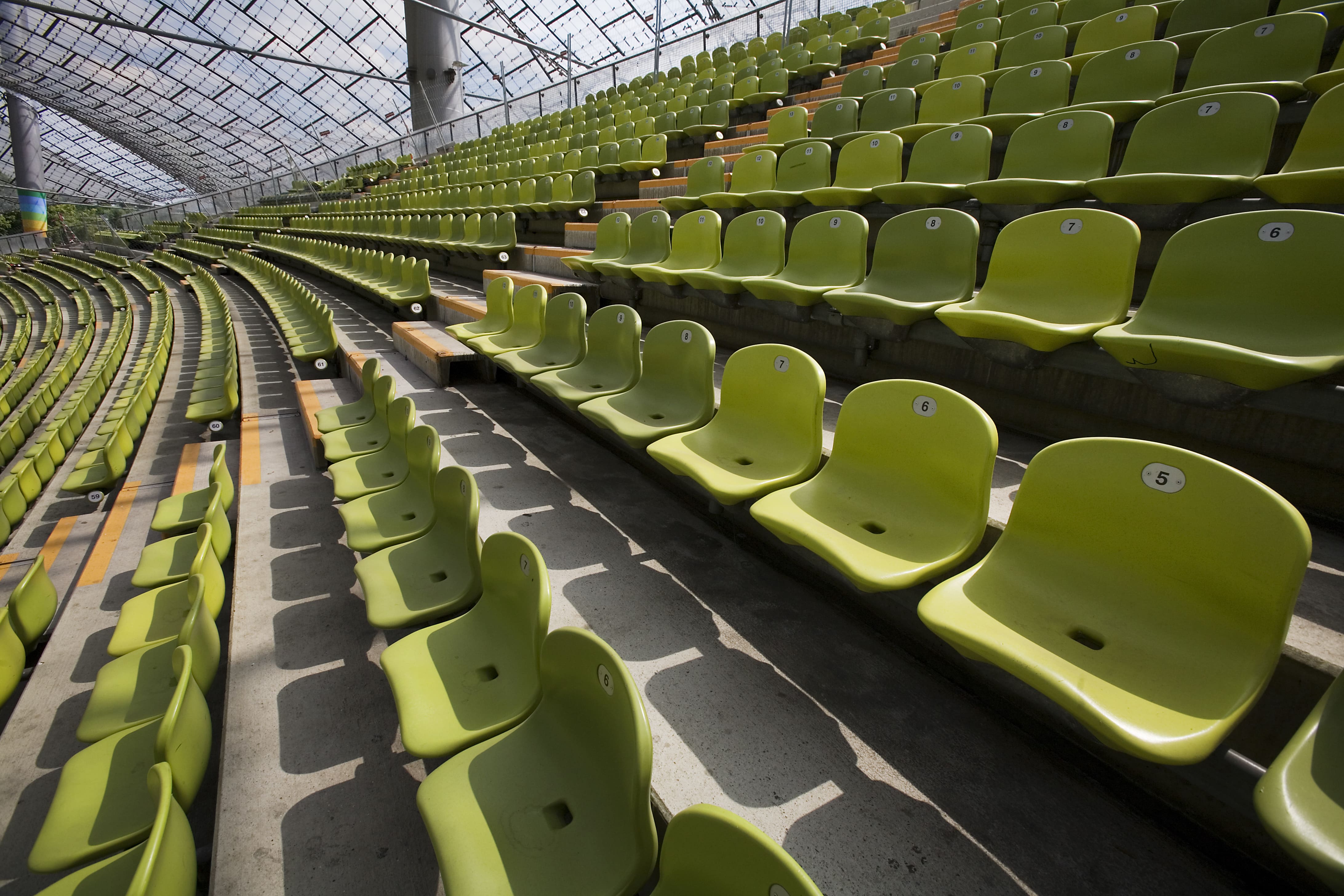 Hintergrund-Olympiastadion-München-Held-Großraumbestuhlungen